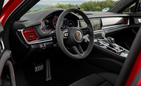 2021 Porsche Panamera GTS (Color: Carmine Red) Interior Wallpapers 450x275 (62)