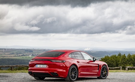 2021 Porsche Panamera GTS (Color: Carmine Red) Rear Three-Quarter Wallpapers 450x275 (37)
