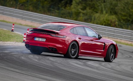 2021 Porsche Panamera GTS (Color: Carmine Red) Rear Three-Quarter Wallpapers  450x275 (7)