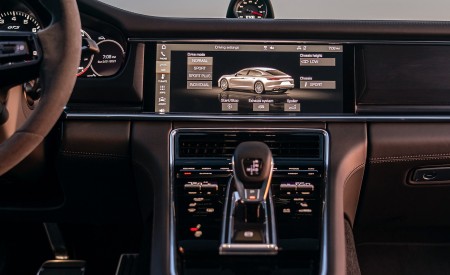 2021 Porsche Panamera GTS (Color: Mamba Green) Central Console Wallpapers 450x275 (108)