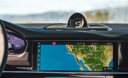 2021 Porsche Panamera GTS (Color: Mamba Green) Central Console Wallpapers 450x275 (109)