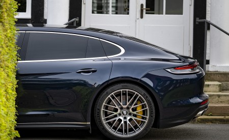 2021 Porsche Panamera Turbo S Executive (Color: Night Blue Metallic) Detail Wallpapers 450x275 (27)