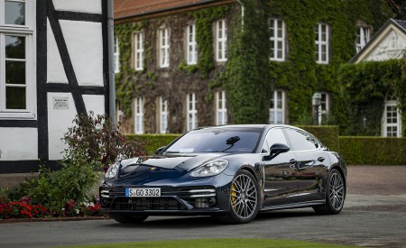2021 Porsche Panamera Turbo S Executive (Color: Night Blue Metallic) Front Three-Quarter Wallpapers 450x275 (14)