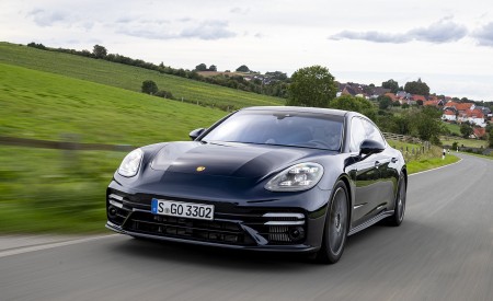 2021 Porsche Panamera Turbo S Executive (Color: Night Blue Metallic) Front Three-Quarter Wallpapers 450x275 (3)