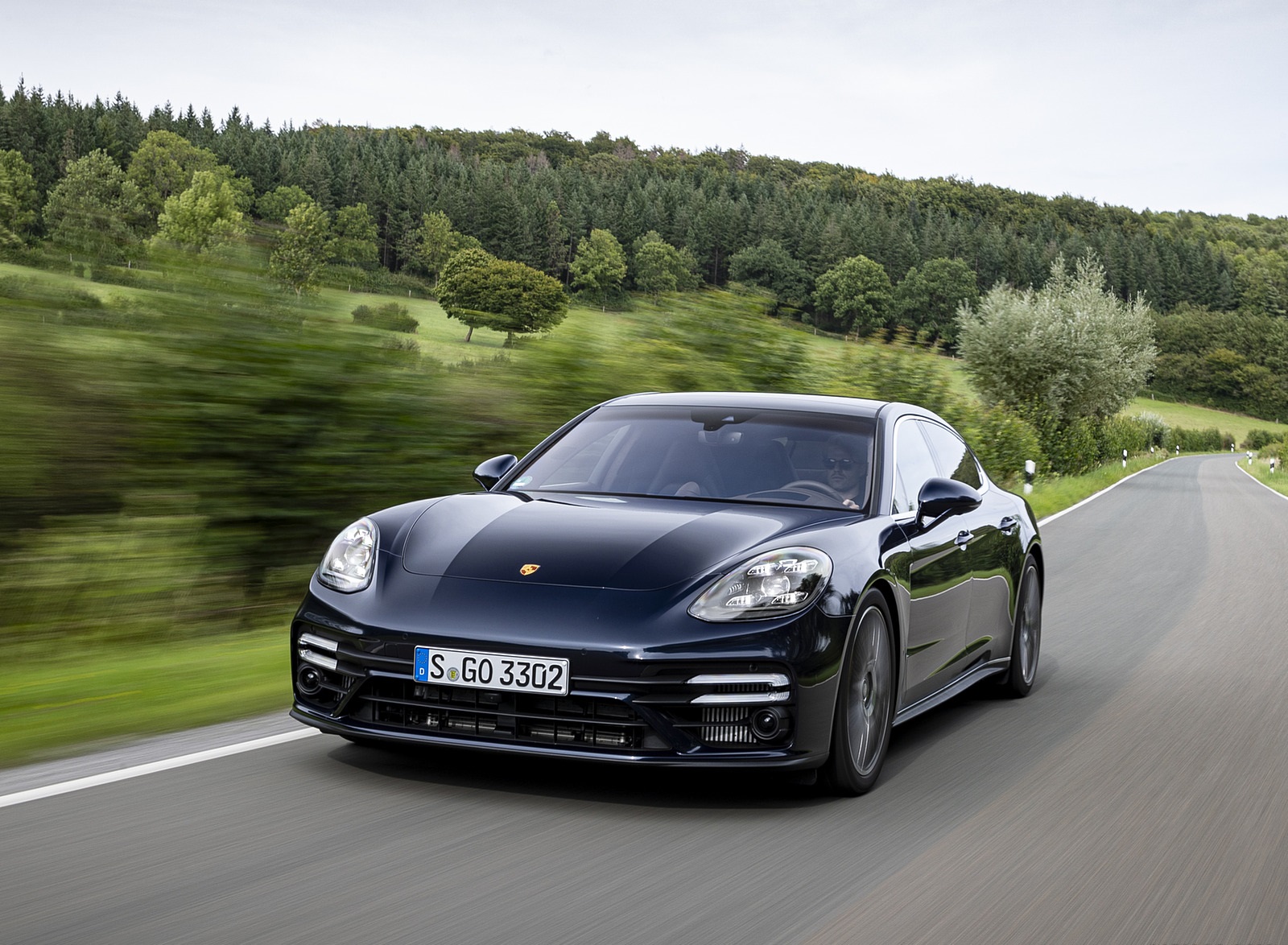 2021 Porsche Panamera Turbo S Executive (Color: Night Blue Metallic) Front Wallpapers (4)