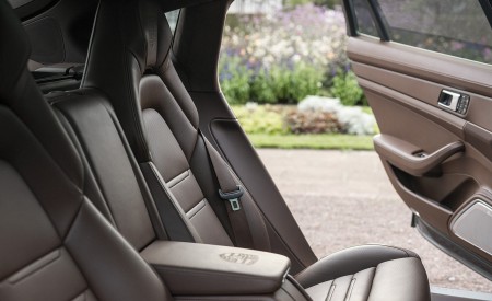 2021 Porsche Panamera Turbo S Executive (Color: Night Blue Metallic) Interior Rear Seats Wallpapers 450x275 (43)