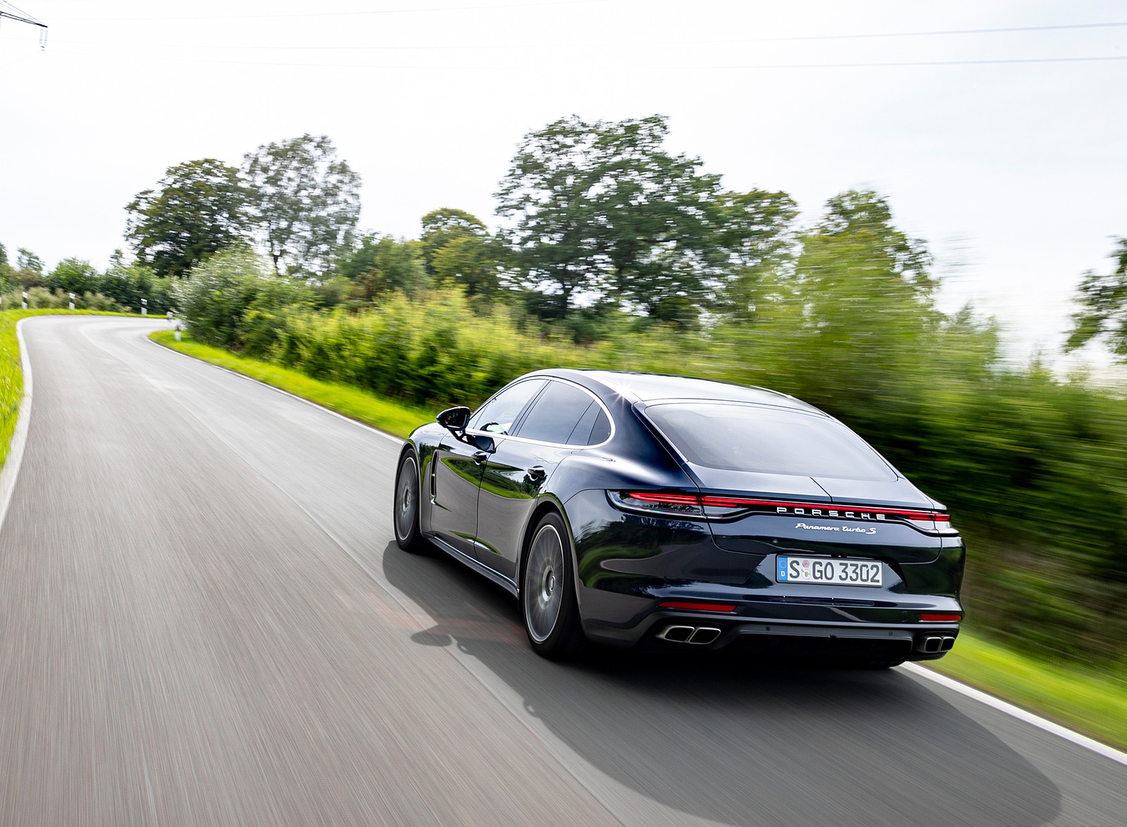 2021 Porsche Panamera Turbo S Executive (Color: Night Blue Metallic) Rear Three-Quarter Wallpapers (13)