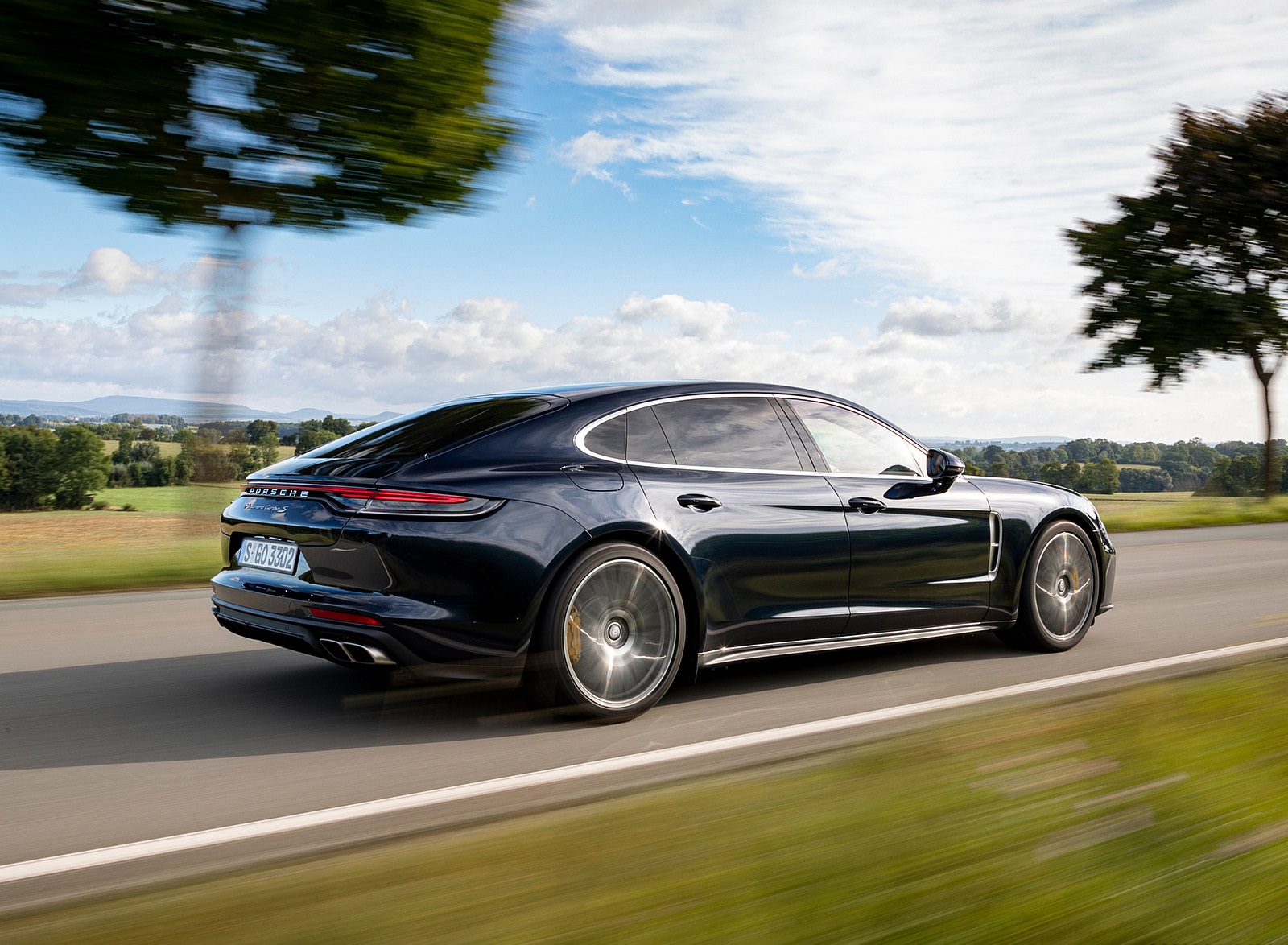 2021 Porsche Panamera Turbo S Executive (Color: Night Blue Metallic) Rear Three-Quarter Wallpapers (7)
