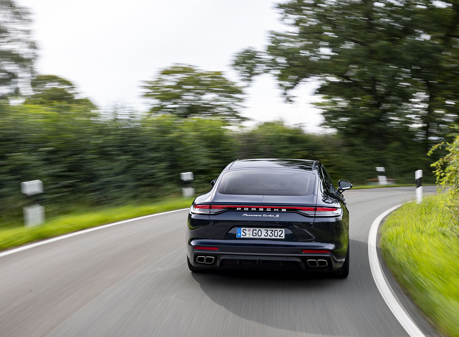 2021 Porsche Panamera Turbo S Executive (Color: Night Blue Metallic) Rear Wallpapers (10)
