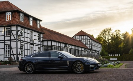2021 Porsche Panamera Turbo S Executive (Color: Night Blue Metallic) Side Wallpapers 450x275 (24)