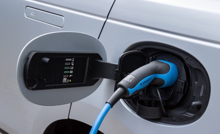 2021 Range Rover Velar P400e Plug-In Hybrid Charging Wallpapers 450x275 (28)