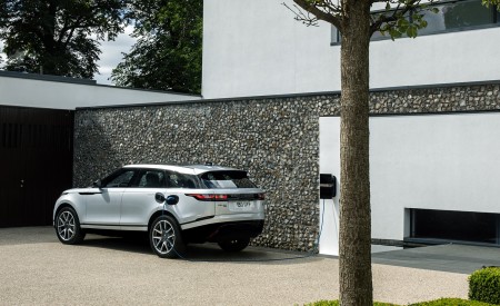 2021 Range Rover Velar P400e Plug-In Hybrid Charging Wallpapers 450x275 (23)