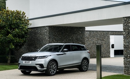 2021 Range Rover Velar P400e Plug-In Hybrid Front Three-Quarter Wallpapers 450x275 (22)