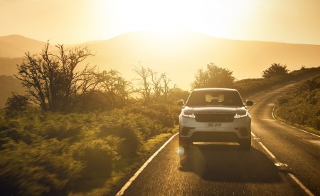 2021 Range Rover Velar P400e Plug-In Hybrid Front Wallpapers 450x275 (10)