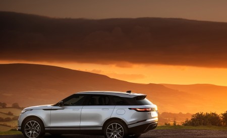 2021 Range Rover Velar P400e Plug-In Hybrid Side Wallpapers 450x275 (15)