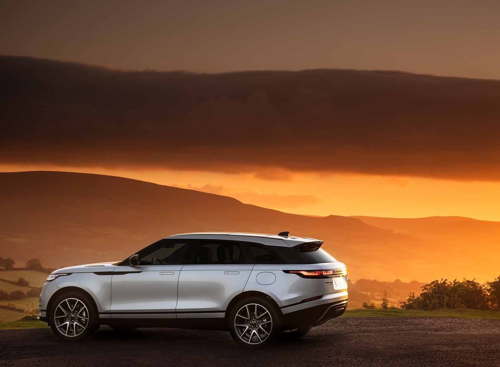 2021 Range Rover Velar P400e Plug-In Hybrid Side Wallpapers (15)