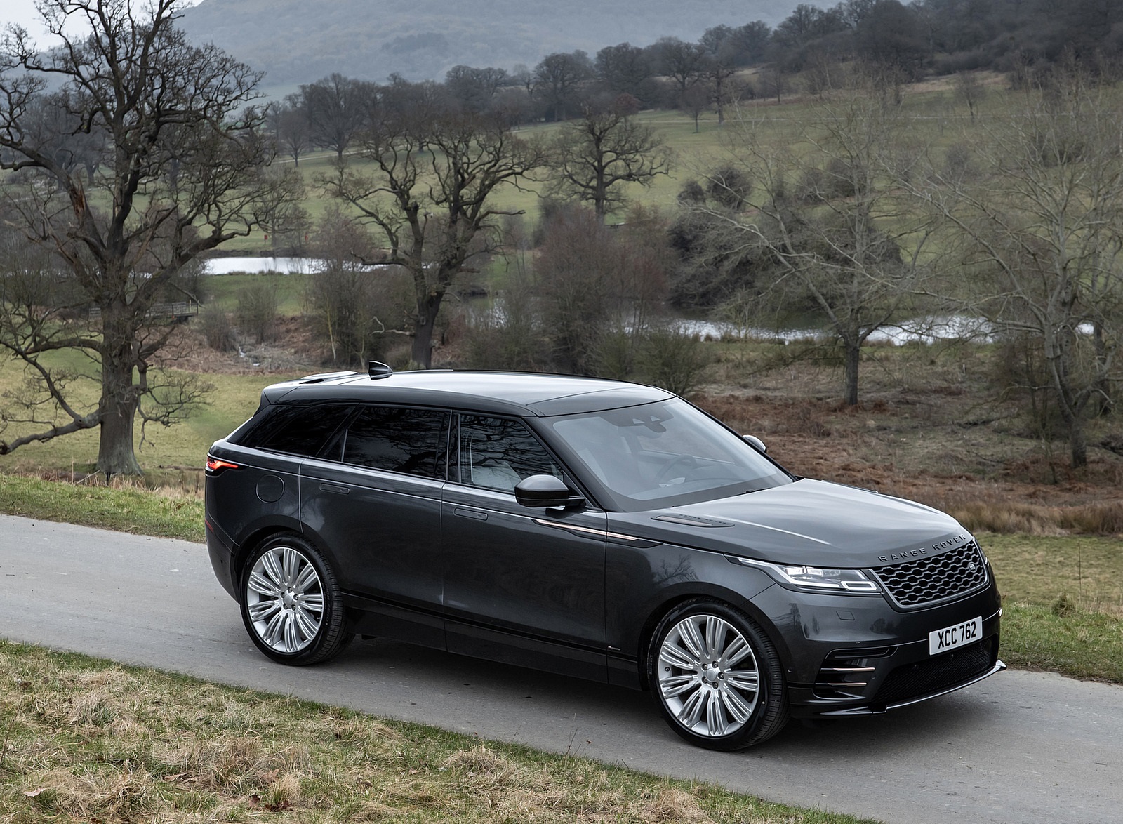 2021 Range Rover Velar d300 SE R-Dynamic MHEV Front Three-Quarter Wallpapers (14)