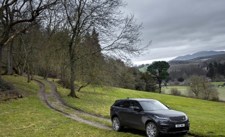 2021 Range Rover Velar d300 SE R-Dynamic MHEV Front Three-Quarter Wallpapers 450x275 (9)