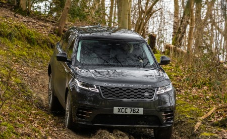 2021 Range Rover Velar d300 SE R-Dynamic MHEV Front Wallpapers 450x275 (10)