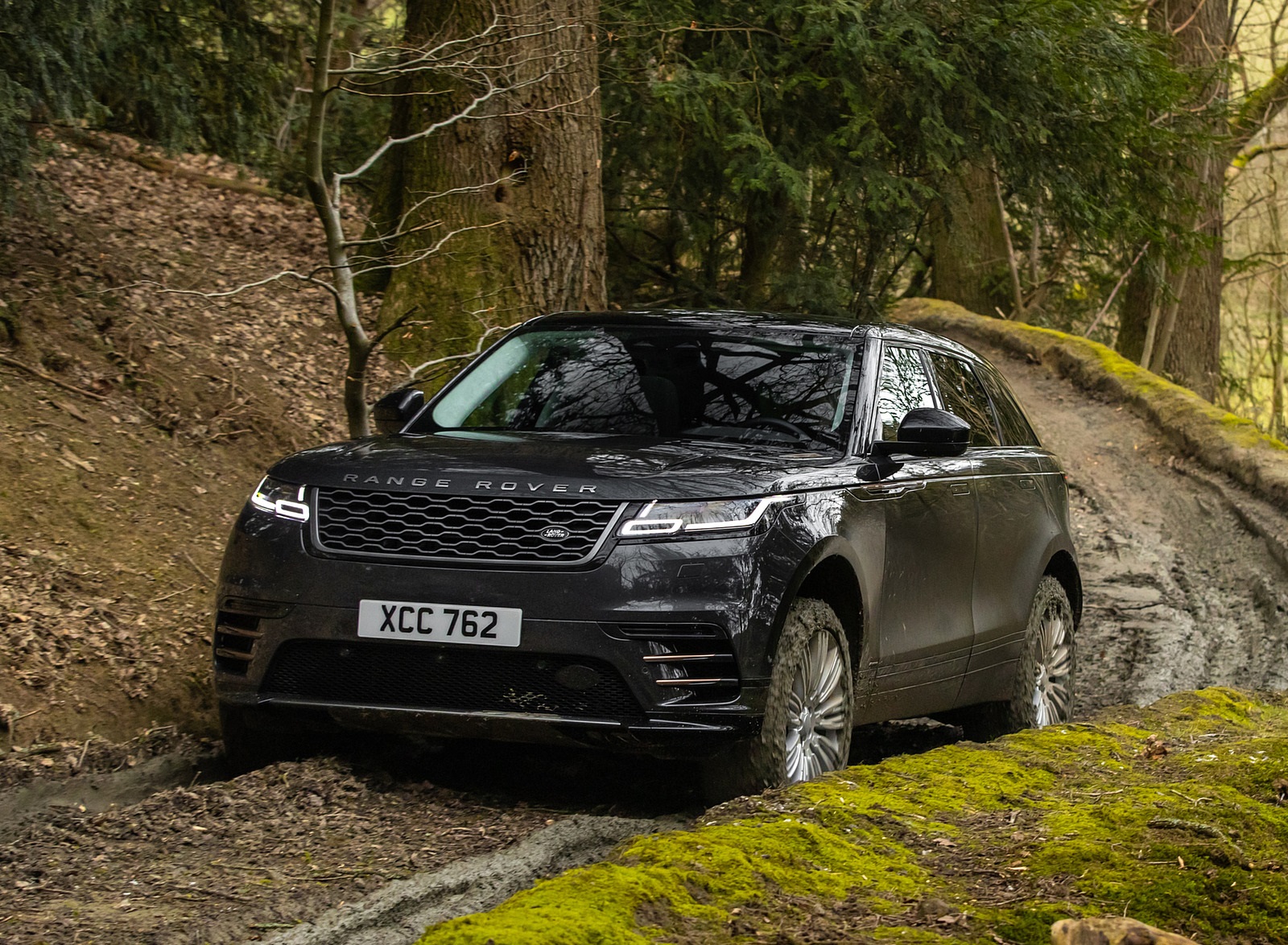 2021 Range Rover Velar d300 SE R-Dynamic MHEV Front Wallpapers (11)