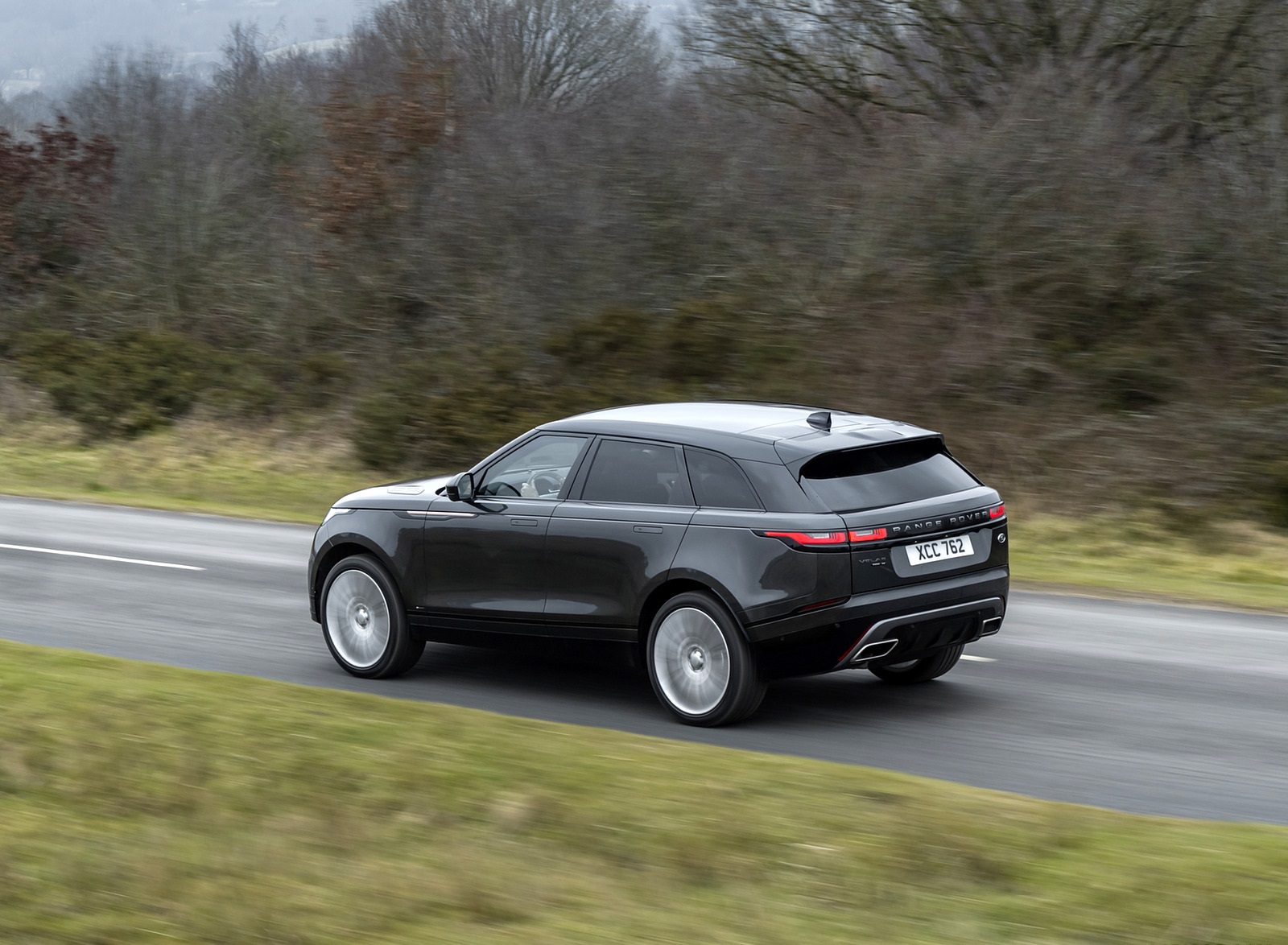 2021 Range Rover Velar D300 MHEV R-Dynamic SE Rear Three-Quarter Wallpapers (7)