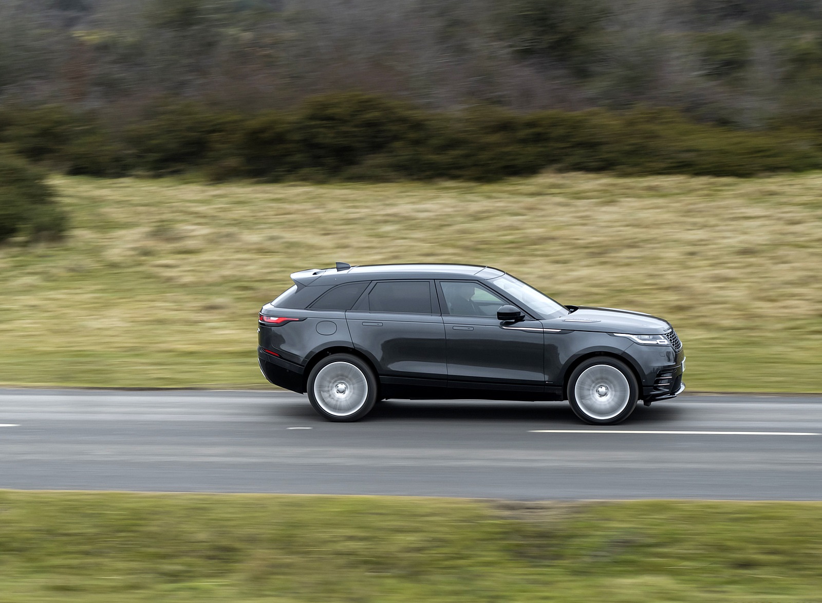 2021 Range Rover Velar D300 MHEV R-Dynamic SE Side Wallpapers (5)