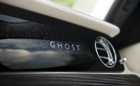 2021 Rolls-Royce Ghost Interior Detail Wallpapers 450x275 (63)