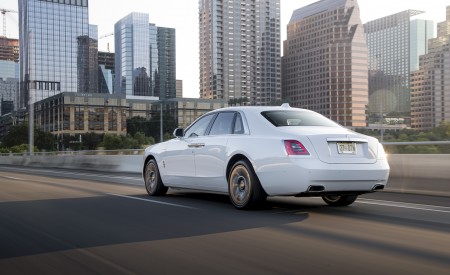 2021 Rolls-Royce Ghost Rear Three-Quarter Wallpapers 450x275 (34)