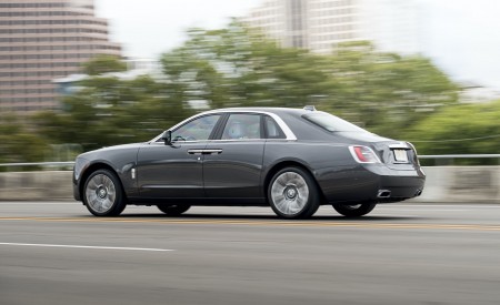 2021 Rolls-Royce Ghost Rear Three-Quarter Wallpapers 450x275 (5)