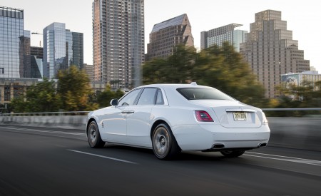 2021 Rolls-Royce Ghost Rear Three-Quarter Wallpapers 450x275 (36)
