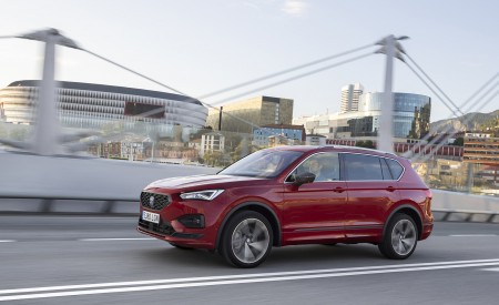 2021 SEAT Tarraco FR Front Three-Quarter Wallpapers 450x275 (13)