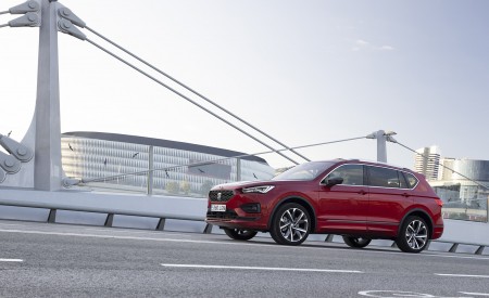 2021 SEAT Tarraco FR Front Three-Quarter Wallpapers 450x275 (16)