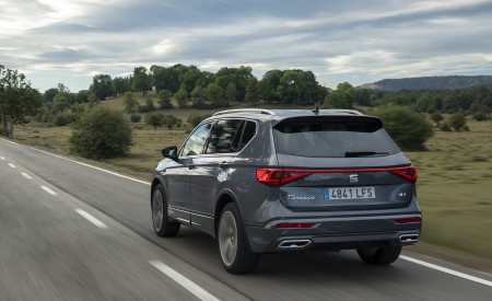 2021 SEAT Tarraco FR Rear Three-Quarter Wallpapers 450x275 (67)