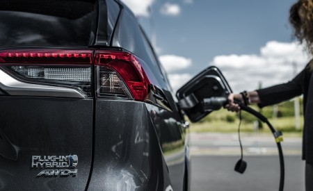 2021 Toyota RAV4 Plug-In Hybrid (Euro-Spec) Charging Wallpapers  450x275 (94)