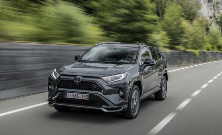2021 Toyota RAV4 Plug-In Hybrid (Euro-Spec) Front Three-Quarter Wallpapers 450x275 (13)