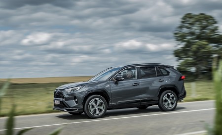 2021 Toyota RAV4 Plug-In Hybrid (Euro-Spec) Front Three-Quarter Wallpapers  450x275 (3)
