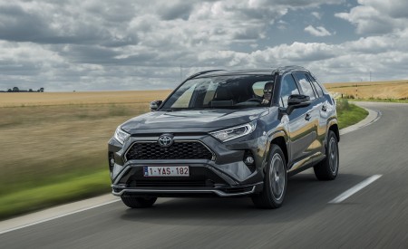 2021 Toyota RAV4 Plug-In Hybrid (Euro-Spec) Front Three-Quarter Wallpapers 450x275 (14)