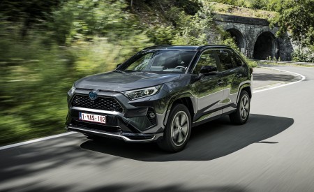 2021 Toyota RAV4 Plug-In Hybrid (Euro-Spec) Front Three-Quarter Wallpapers 450x275 (4)