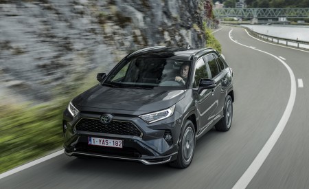 2021 Toyota RAV4 Plug-In Hybrid (Euro-Spec) Front Three-Quarter Wallpapers 450x275 (38)