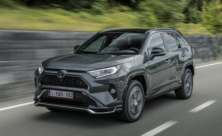 2021 Toyota RAV4 Plug-In Hybrid (Euro-Spec) Front Three-Quarter Wallpapers 450x275 (16)