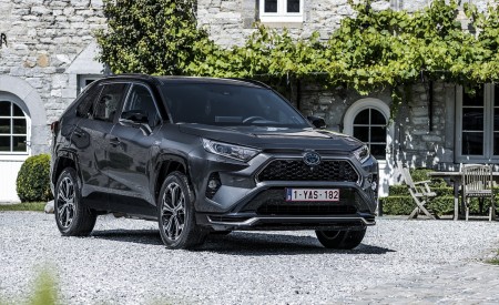 2021 Toyota RAV4 Plug-In Hybrid (Euro-Spec) Front Three-Quarter Wallpapers 450x275 (63)