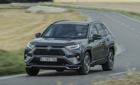 2021 Toyota RAV4 Plug-In Hybrid (Euro-Spec) Front Three-Quarter Wallpapers 450x275 (8)