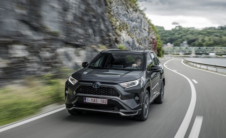 2021 Toyota RAV4 Plug-In Hybrid (Euro-Spec) Front Wallpapers  450x275 (17)