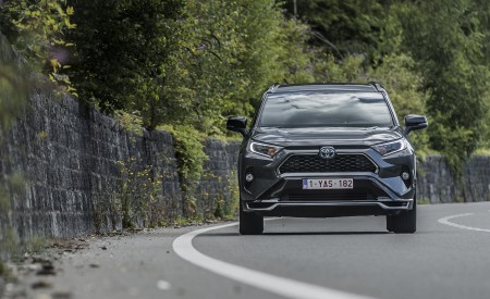 2021 Toyota RAV4 Plug-In Hybrid (Euro-Spec) Front Wallpapers 450x275 (27)
