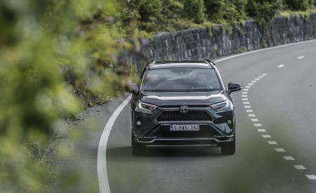 2021 Toyota RAV4 Plug-In Hybrid (Euro-Spec) Front Wallpapers 450x275 (10)