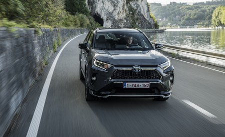 2021 Toyota RAV4 Plug-In Hybrid (Euro-Spec) Front Wallpapers 450x275 (30)