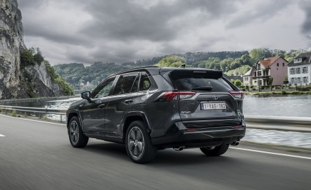 2021 Toyota RAV4 Plug-In Hybrid (Euro-Spec) Rear Three-Quarter Wallpapers 450x275 (31)
