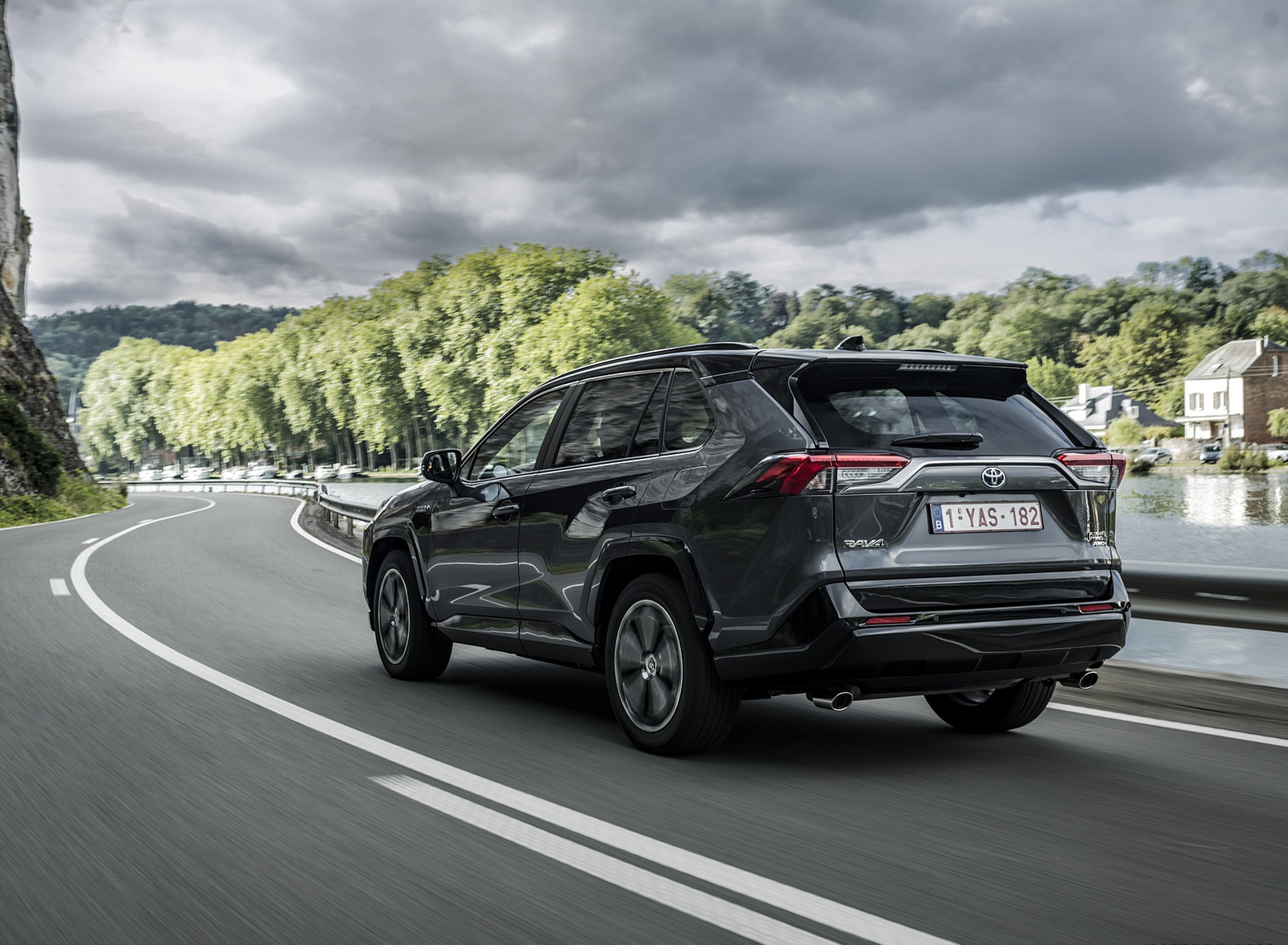 2021 Toyota RAV4 Plug-In Hybrid (Euro-Spec) Rear Three-Quarter Wallpapers #42 of 133