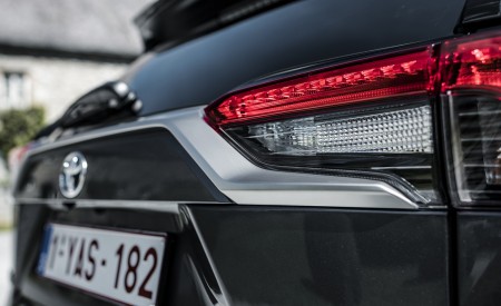 2021 Toyota RAV4 Plug-In Hybrid (Euro-Spec) Tail Light Wallpapers 450x275 (83)