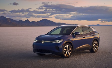 2021 Volkswagen ID.4 Pro S (US-Spec) Front Three-Quarter Wallpapers 450x275 (9)